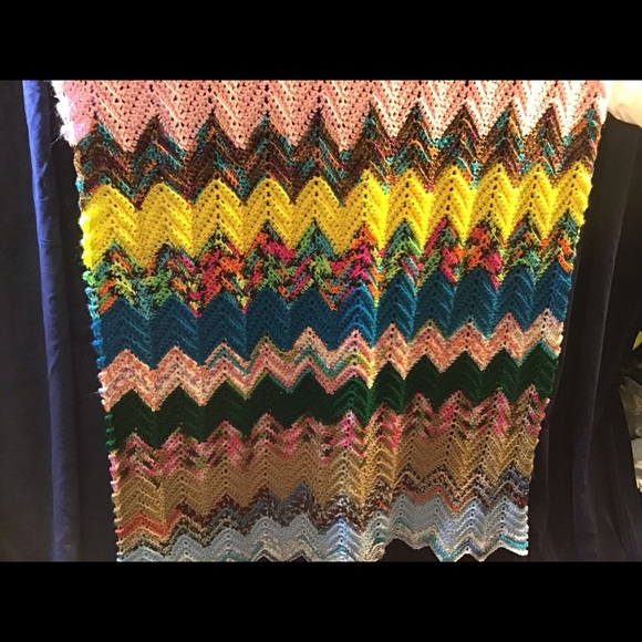 Beautiful hand knitted blanket/throw, 45” x 60”EUC - Picture 3 of 7